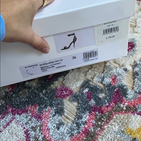 Givenchy Infinity Sandals - Picture 4 of 4